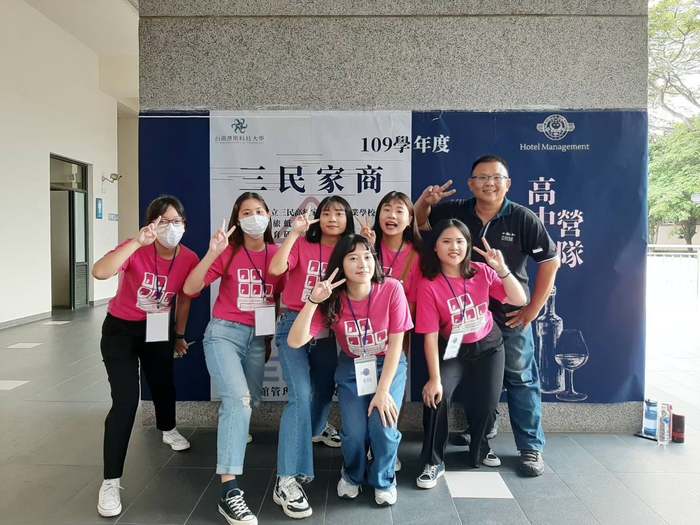 系學會服務團隊合照Image