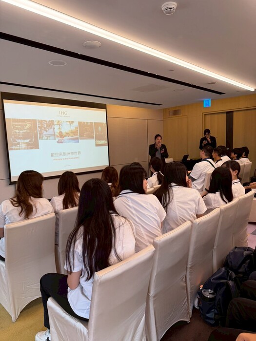 嘉義家職參訪圖片