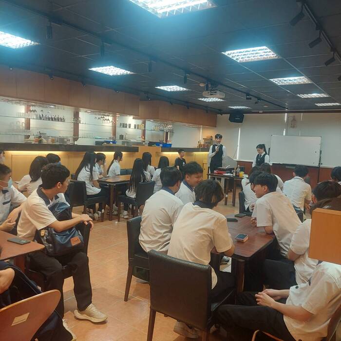 嘉義家職參訪圖片