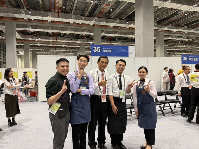 第55屆全國技能競賽餐飲服務職類獲得全國第四名及佳作圖片