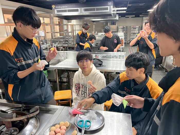 亞州餐旅學校餐管三甲蒞校參訪4圖片