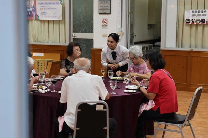 致南應大樂齡大學 - 盛夏炙熱淬鍊匠心，衷心感謝您的一路相伴圖片