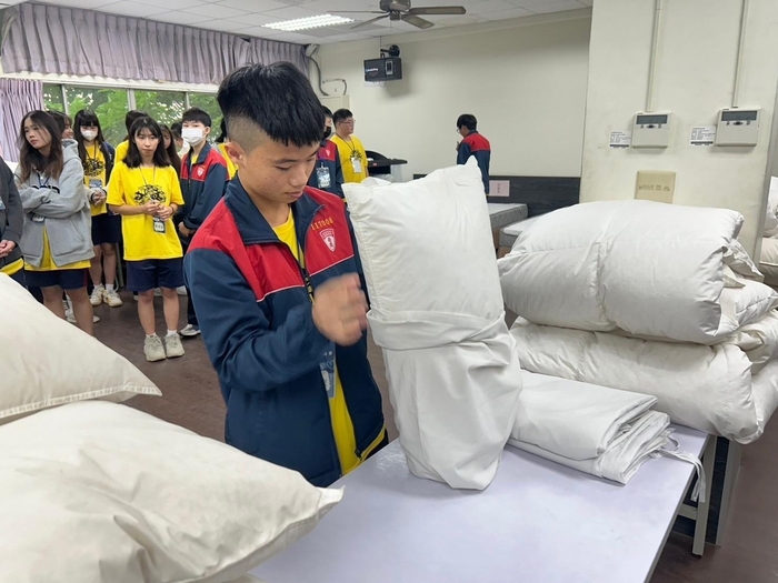 【紀實】【媒體新聞】學習英語不用怕!融入旅館實務課程動手做 南應旅館攜手南商觀光一起玩旅館‧學英文圖片