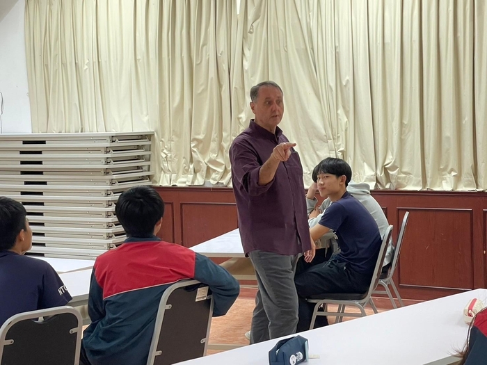 【紀實】【媒體新聞】學習英語不用怕!融入旅館實務課程動手做 南應旅館攜手南商觀光一起玩旅館‧學英文圖片